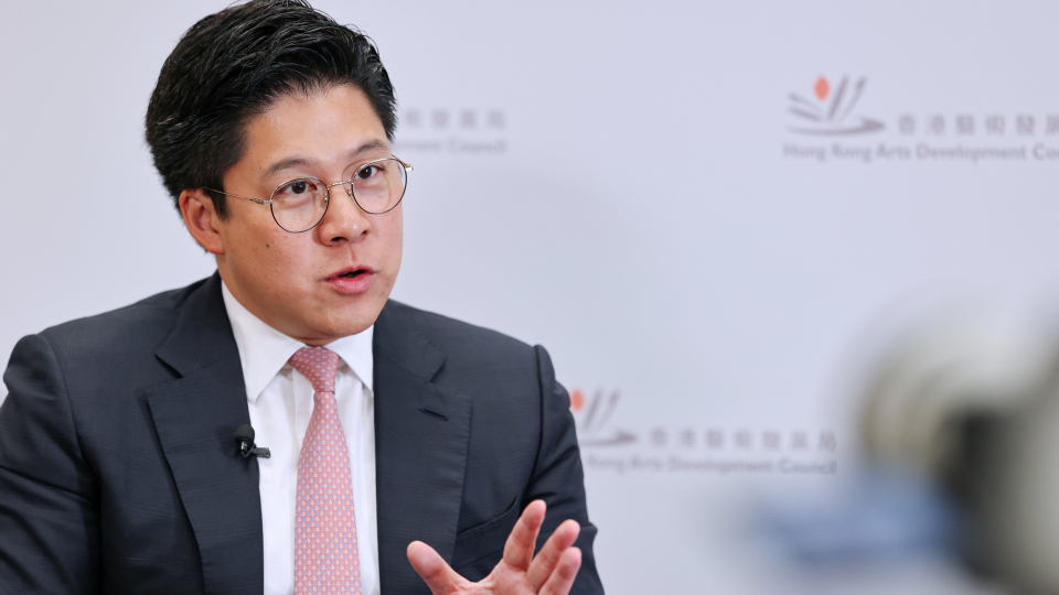 霍啟剛再獲委任為藝發局主席 任期3年