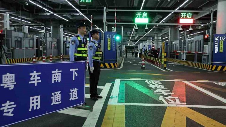 「粵車南下」後 香港會否放寬左軚車登記？