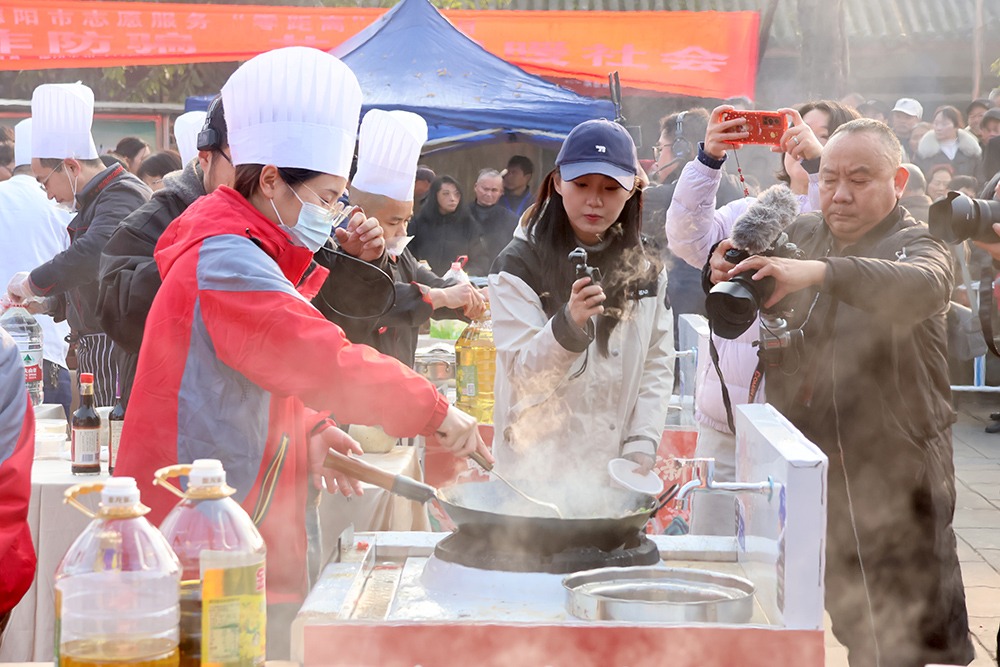 美食爭霸賽為媒　四川綿竹富新鎮擦亮「酒香畫境·西部漁村」品牌