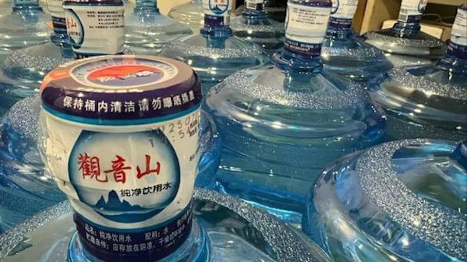 政府就採購樽裝水事件正審視調查報告 料下月公布應採取的紀律行動