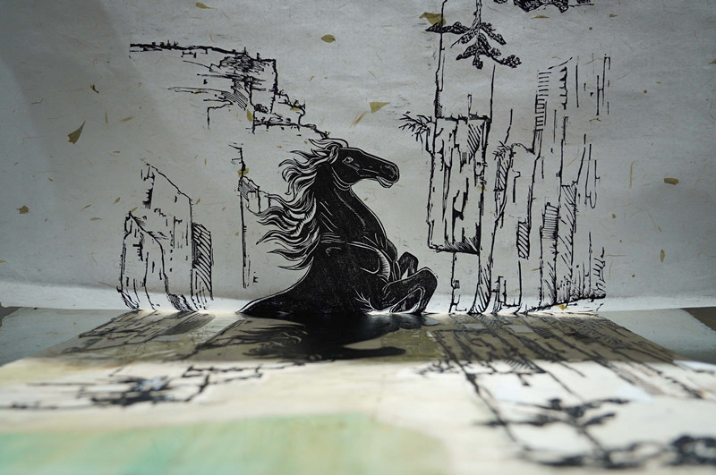 皖屯溪區：木刻駿馬 喜迎新年