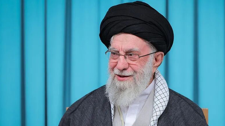 伊朗最高領袖: 應與抗議者進行對話 但騷亂行徑必須得到制止