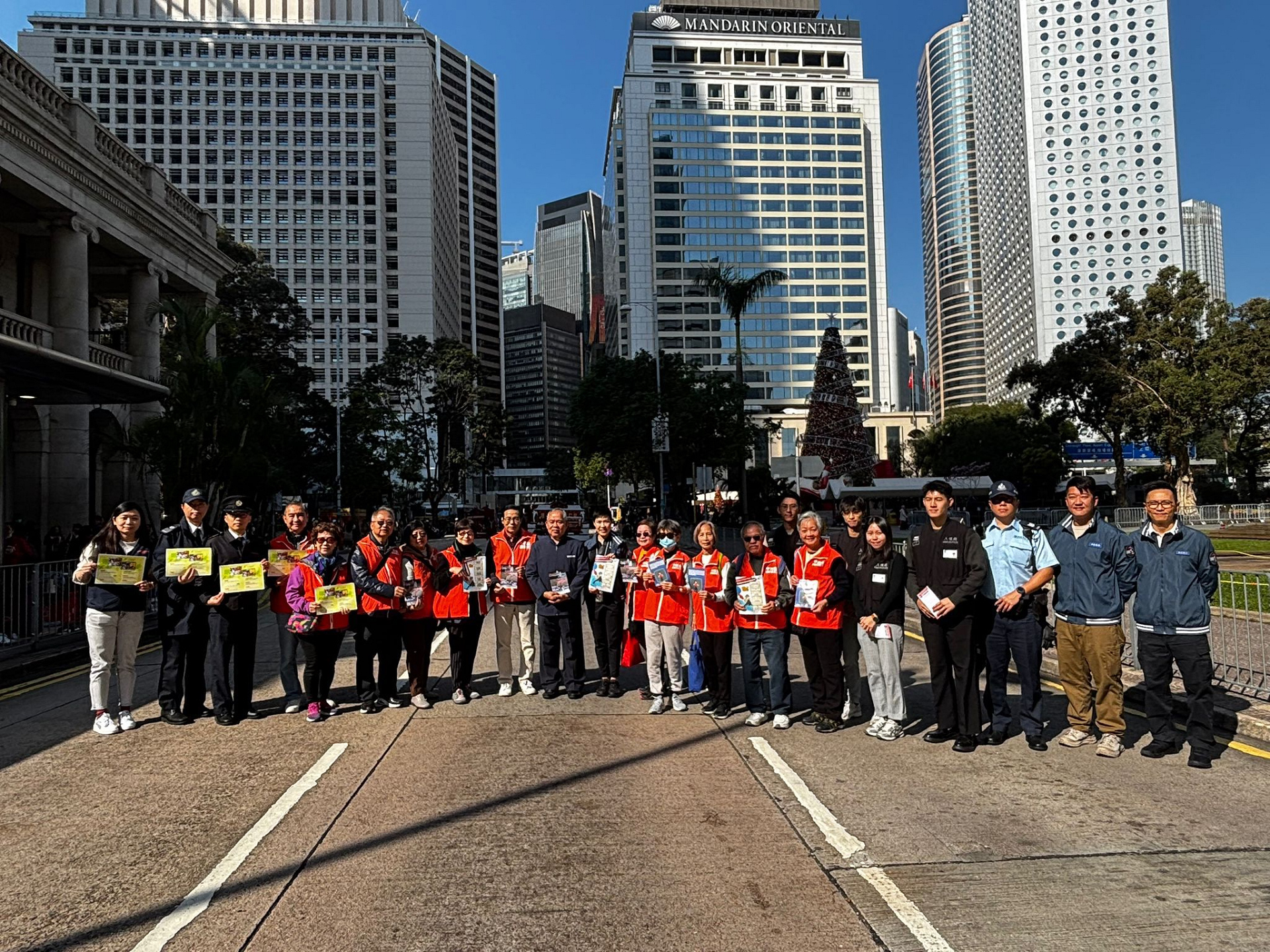 警方跨部門遮打道宣傳守法 共建和諧有序社區