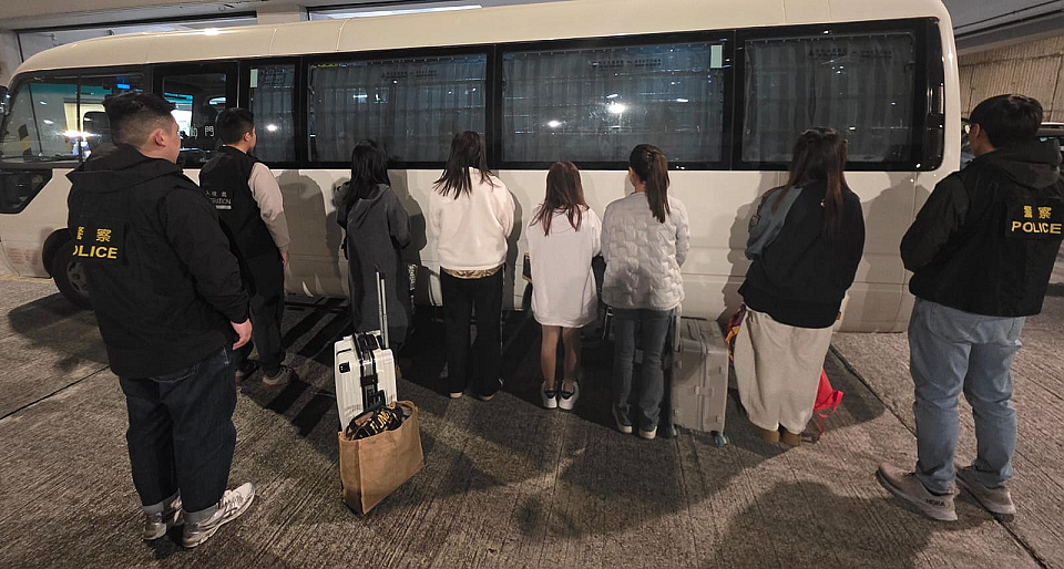 警方荃灣掃黃拘8名內地女