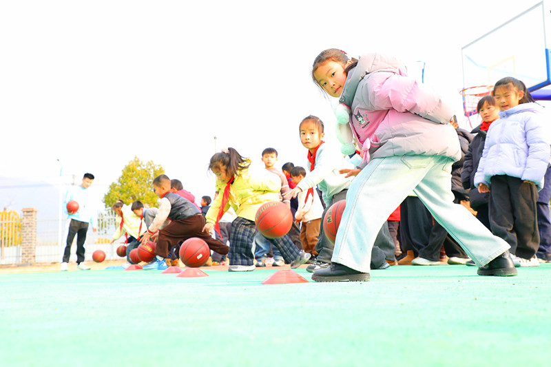 皖黟縣：踐行「以體育人」理念 運動快樂「籃不住」