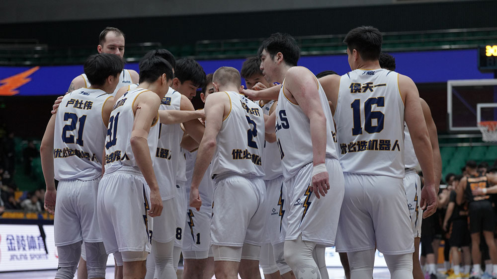 111:59大勝山東蜜獾 香港金牛NBL連贏7場