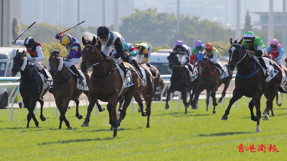 有片｜「中國心」勇奪勝仗 張明敏開心送飛吻