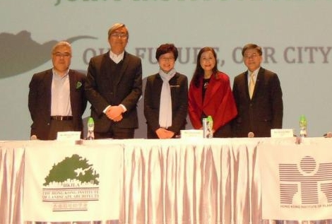 林鄭有信心當選特首