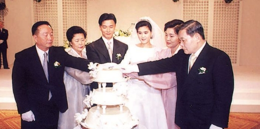 李富真結婚照片（網上圖片）