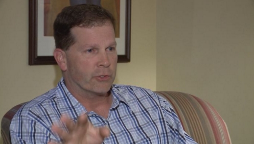 中學教師積遜指,當時他非常氣憤,於是帶學生下機。(網上圖片)