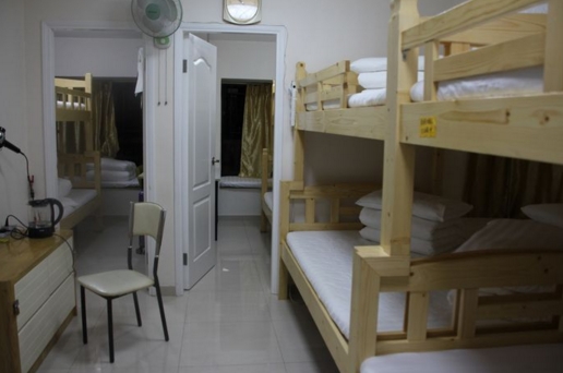 唐樓單位變無牌旅館。