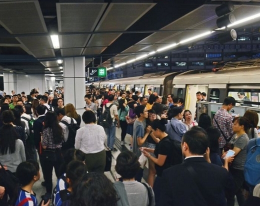 港鐵觀塘綫10日電力裝置故障。﹝資料圖片﹞